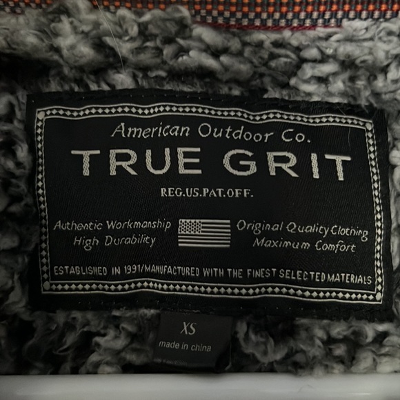 True Grit women’s oversized sherpa pullover - Picture 2 of 2